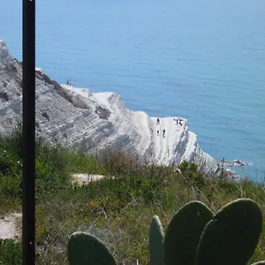 Bed & Breakfast La Bianca Scogliera